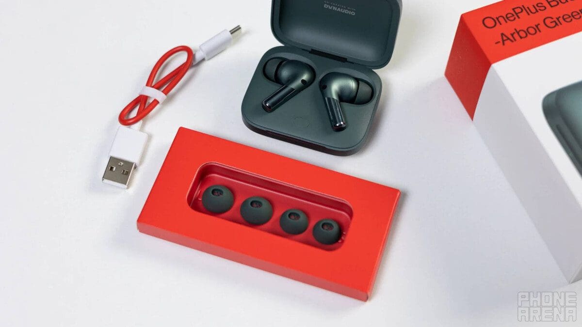 Featured image for Leaked Claims Suggest that the OnePlus Buds 3 Are Similar to the OnePlus Buds Pro 2, Despite No “Pro” Branding