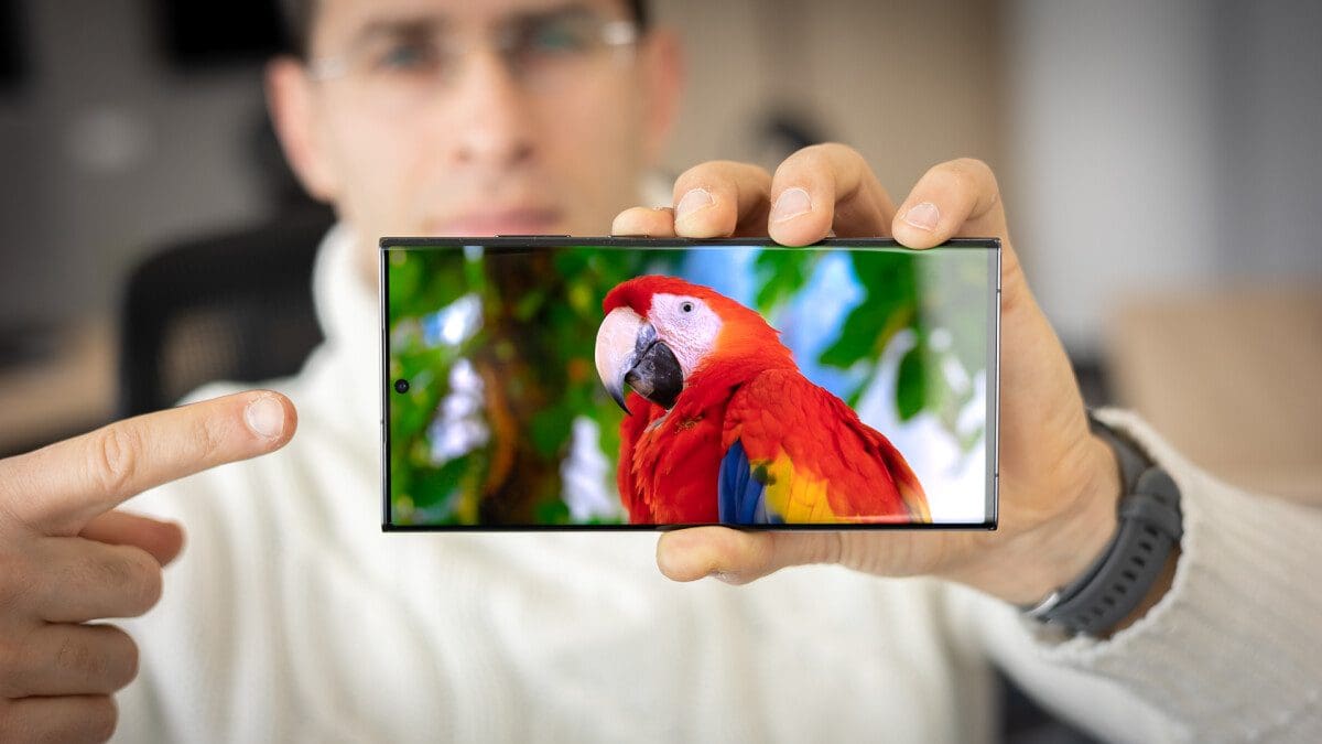 Featured image for Leaked Display Specifications for Samsung Galaxy S24 Series Unveiled