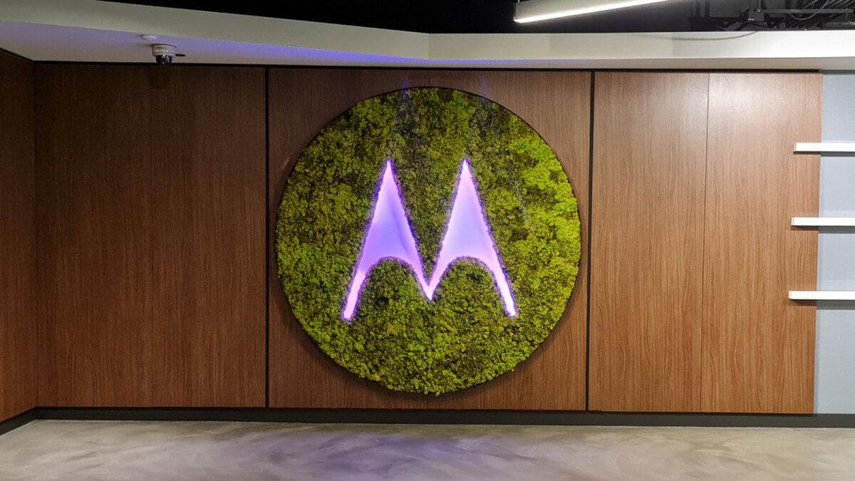 Featured image for Lenovo Unveils MotoAI, a New Personal Assistant for Motorola Smartphones