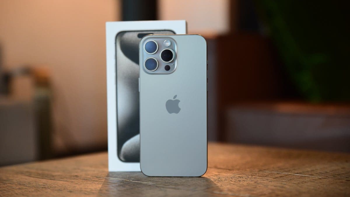Featured image for Limiting iPhone 15 Pro/Pro Max Refresh Rate to 60Hz Increases Battery Life Slightly