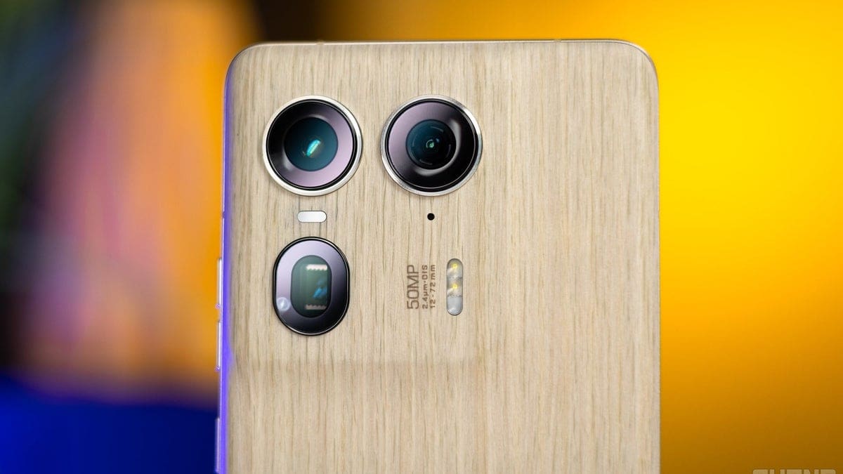 Featured image for Motorola Edge 50 Ultra: Unbeatable Value with Impressive Camera Quality!