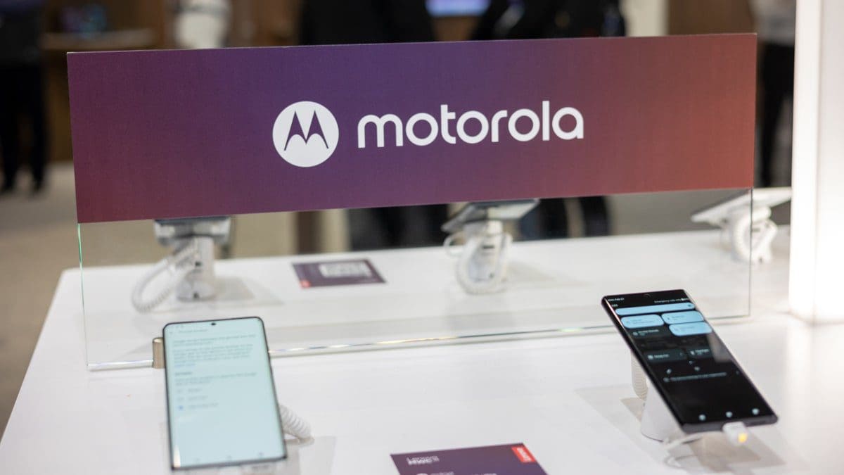Featured image for Motorola expected to make significant gains in global smartphone market, says Lenovo executive
