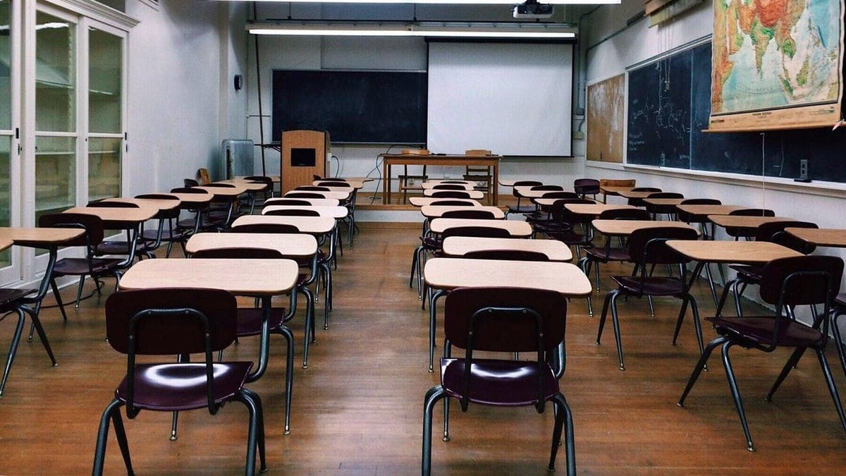 Featured image for New State Implements Ban on Cell Phones in Schools – What Does This Mean for Students?