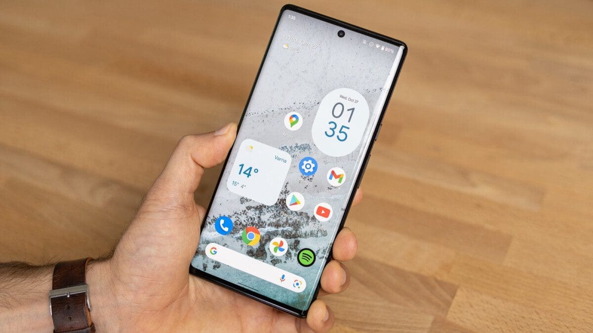Featured image for New Tool Released for Pixel Devices to Fix Android 14 Storage Bug and Reboot Issues