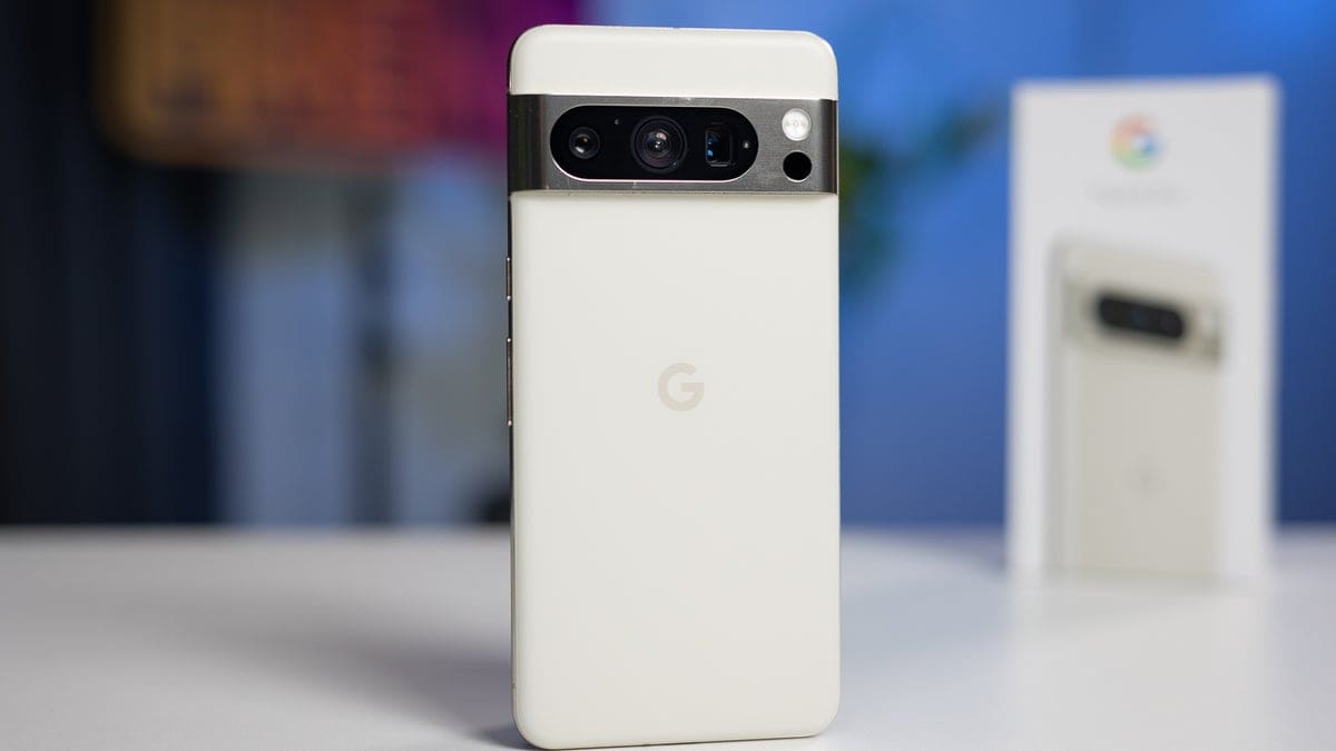 Featured image for Pixel 8 Pro rumored to receive two highly anticipated features by December