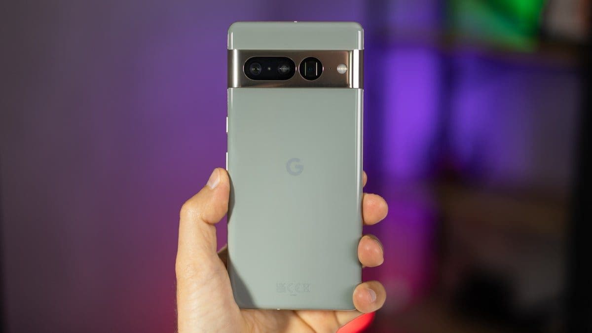Featured image for Pixel Users Experience Faster QPR2 Beta 1 Update Installation