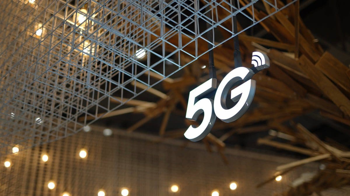 Featured image for Protecting Your Smartphone from Emerging Security Threats in the Age of 5G