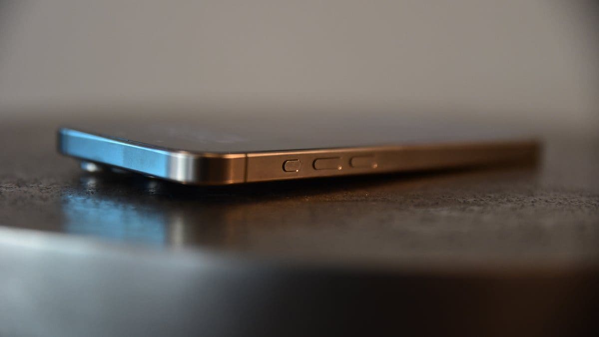 Featured image for Prototype of iPhone 16 shows hardware adjustments to prevent overheating problems from occurring again