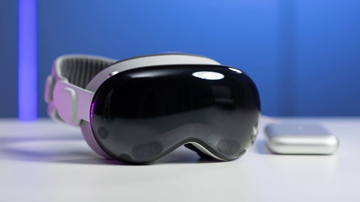 Featured image for Rising Trend Alert: Canadian Teens Embrace AR/VR Headsets After Apple Vision Pro Release