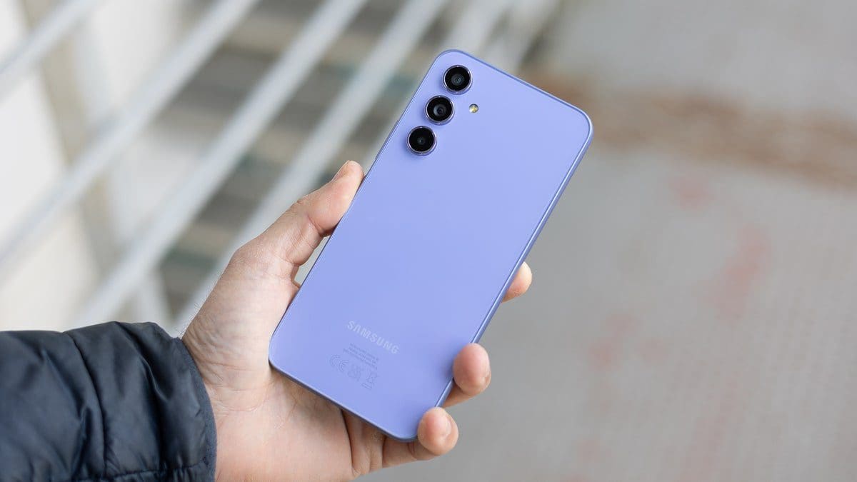 Featured image for Rumor: Samsung’s Galaxy A55 takes a step back with no telephoto, but keeps the Galaxy A51’s macro feature