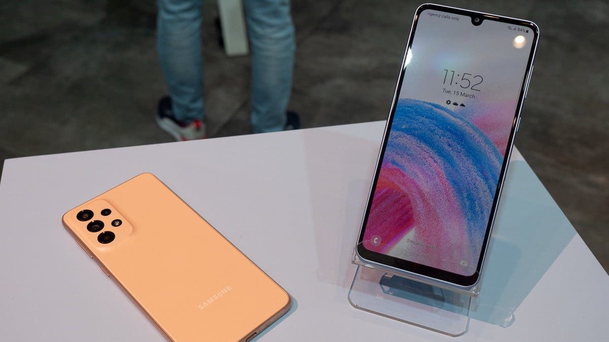 Featured image for Samsung Galaxy A33 Receives Latest One UI 6.1 Update: Enhanced Telecommunications Features Unveiled