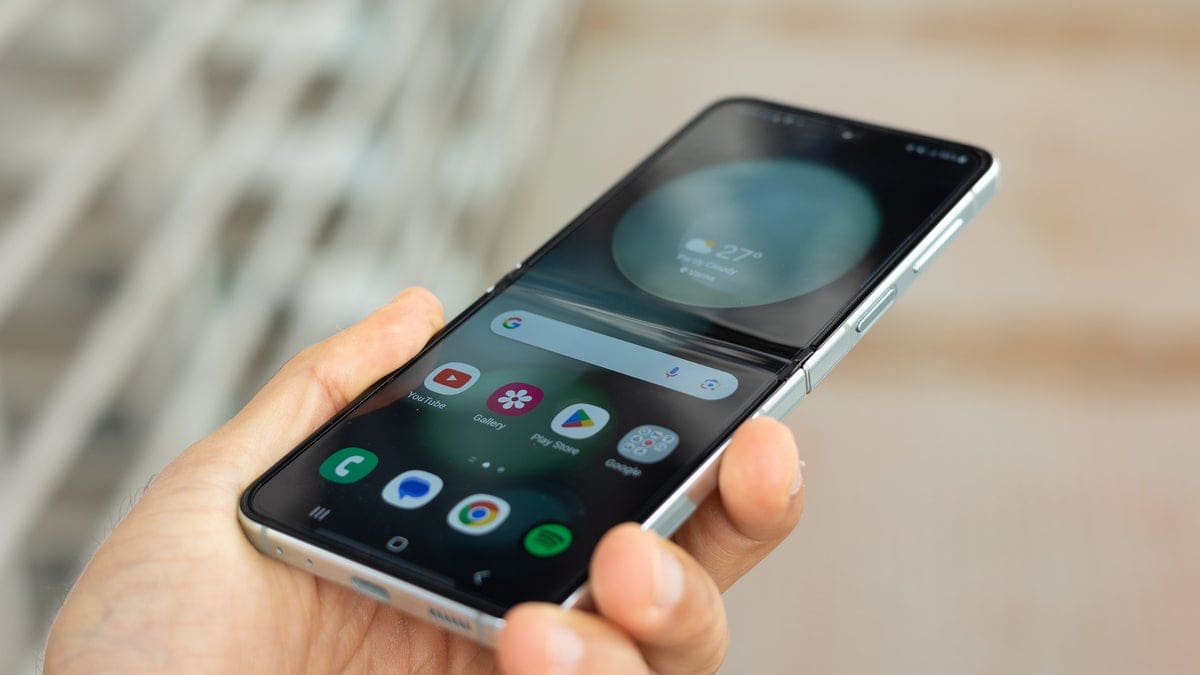 Featured image for Samsung Galaxy Devices to Introduce New Time-Checking Double-Tap Feature: Enhancing Connectivity!