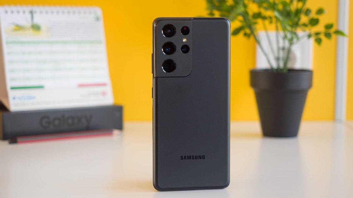 Featured image for Samsung Galaxy S25 Ultra: A Return to Classic Design?