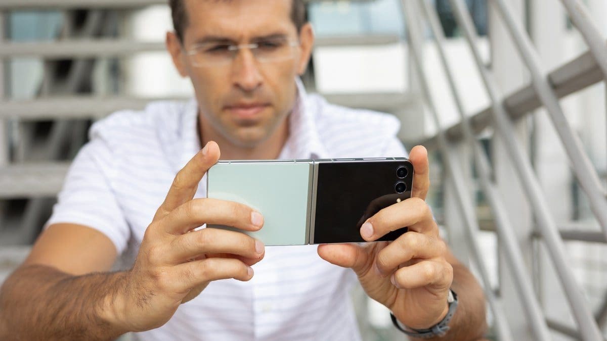 Featured image for Samsung introduces a revolutionary concept phone with a unique twist on the popular foldable design