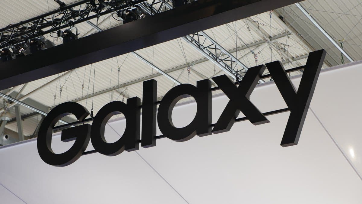 Featured image for Samsung Rolls Out January Security Patch for Galaxy Devices, Resolving Over 70 Bugs