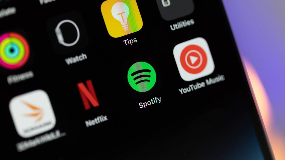 Featured image for Spotify cuts 17% of its workforce in major downsizing effort