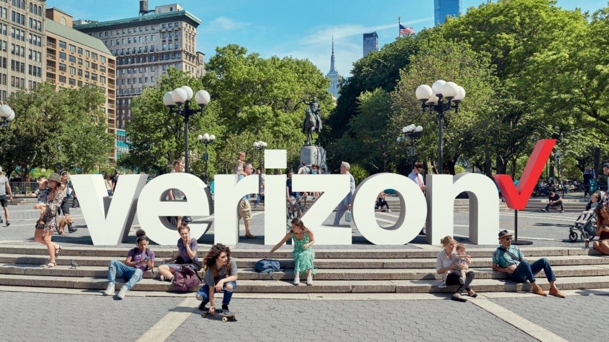 Featured image for Stay Alert: Phishing Scam Targets Verizon Customers, Threatening Finances