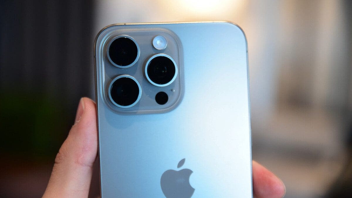 Featured image for Surprise for UK Buyer: Android Phone Disguised as iPhone 15 Pro Max