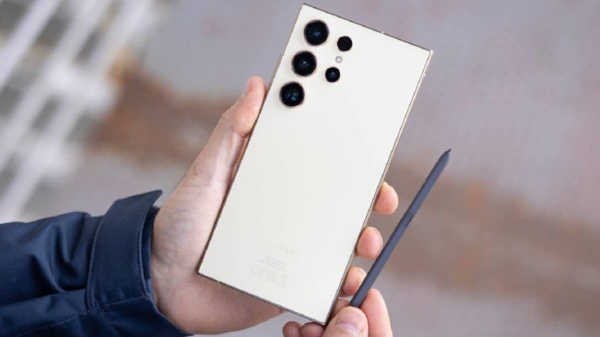 Featured image for Surprising Discovery: Galaxy S24 Ultra Users Report Unusual Burnt Smell from S Pen