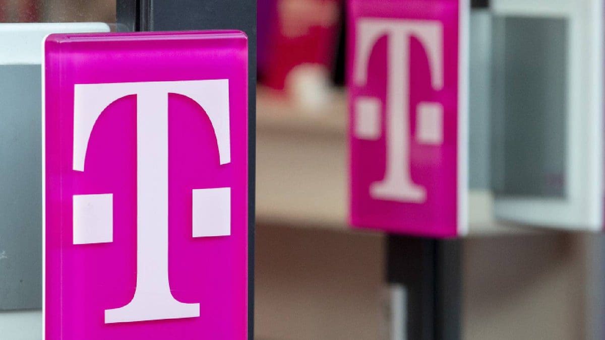 Featured image for T-Mobile Lawsuit Exposes Shocking Customer Data Vulnerability to Hackers in Canada