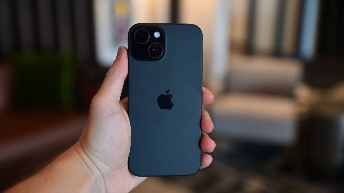 Featured image for Telecommunications Fraud Update: $6.1M iPhone Scammer Sentenced for Switching 10,000 Counterfeit Devices