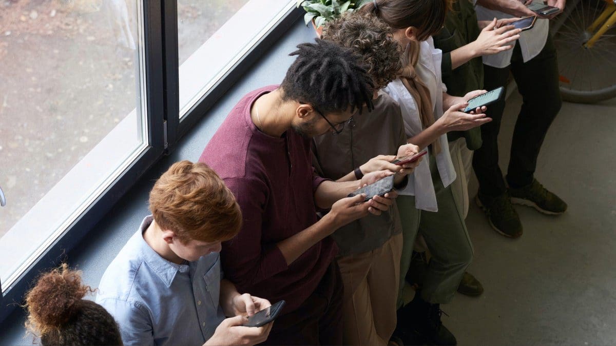 Featured image for The Impact of Social Media on Our Time in 2023: A Revealing Look