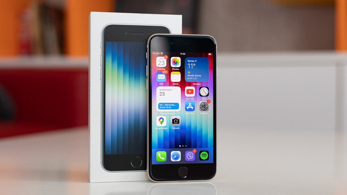 Featured image for The iPhone SE 4 is set to receive one of the most beloved new features from the iPhone 15 Pro