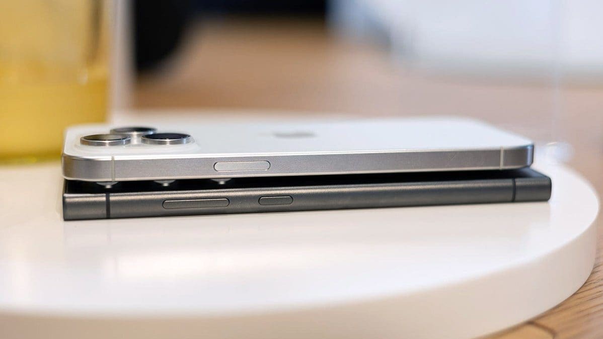 Featured image for The market’s recovery propels Apple to become the world’s largest phone maker