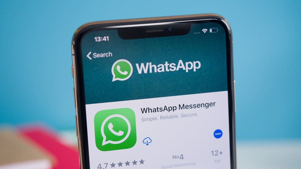 Featured image for The upcoming WhatsApp redesign may make existing floating action buttons unnecessary