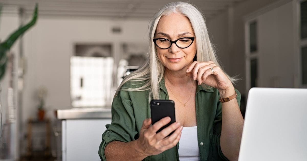 Featured image for Top Cell Phone Plans, Offers, and Savings for Senior Citizens in 2023