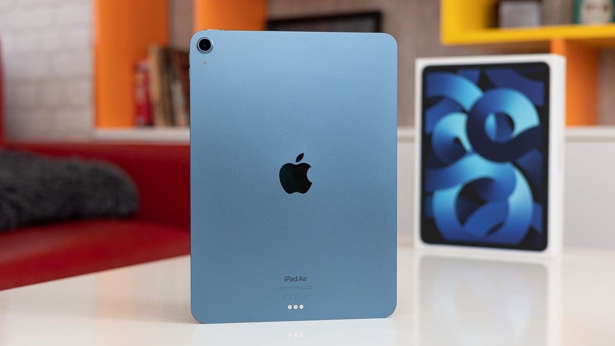 Featured image for Top Telecom Deals: iPad Air, Pixel 7 Pro, Galaxy Buds 2 & More Exclusive Offers!