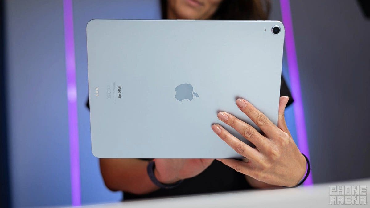 Featured image for Trouble with Your iPad’s Apple Logo? Here’s How to Fix It!