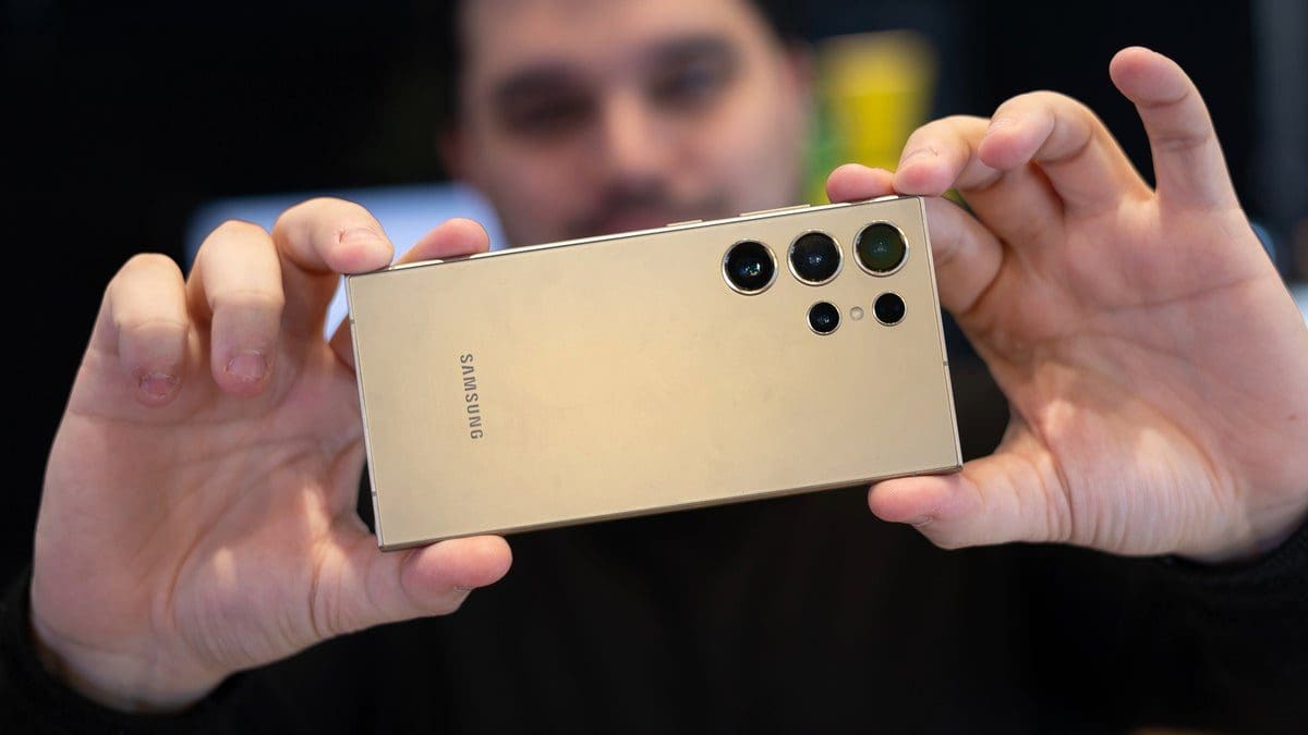 Featured image for Troubleshooting Samsung Galaxy S24 Ultra Camera Problems: Updates Expected by June