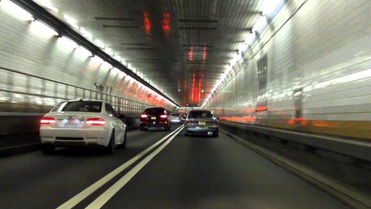 Featured image for Turn on this feature now to ensure Google Maps for Android will function in tunnels