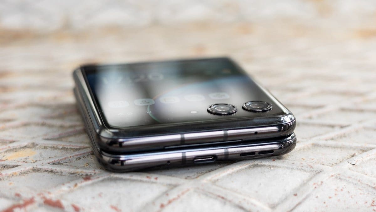 Featured image for Ultimate Guide to Motorola Razr+ (2024) Specs and Prices in the US: Everything You Need to Know!