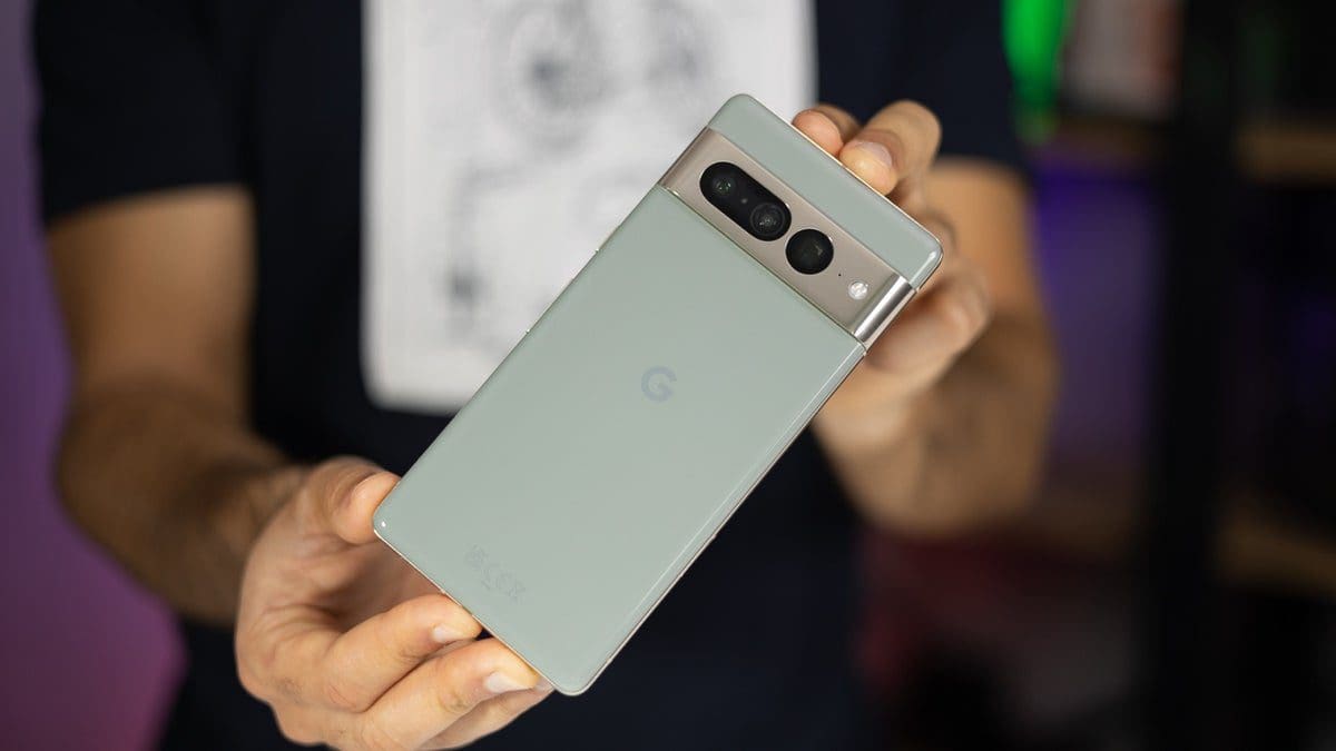 Featured image for Unbeatable Offer: Google Pixel 7 Pro Hits New Low Price – Grab It Now!