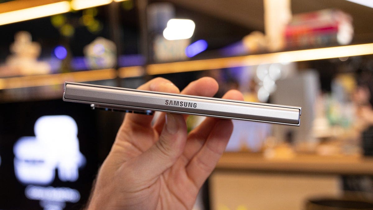 Featured image for Unboxing the Galaxy Z Fold 6: Discover the Exciting Contents!