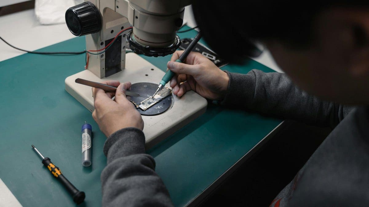 Featured image for Unleashing Innovation: Exploring the Nanometer Plateau and the Evolution of Phone Chipsets in Canada