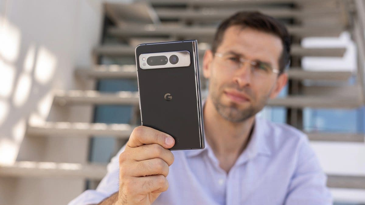 Featured image for Unlock the Future with Google’s Revolutionary “Jumbojack” Prototype – A Nod to Pixel Fold’s Origins