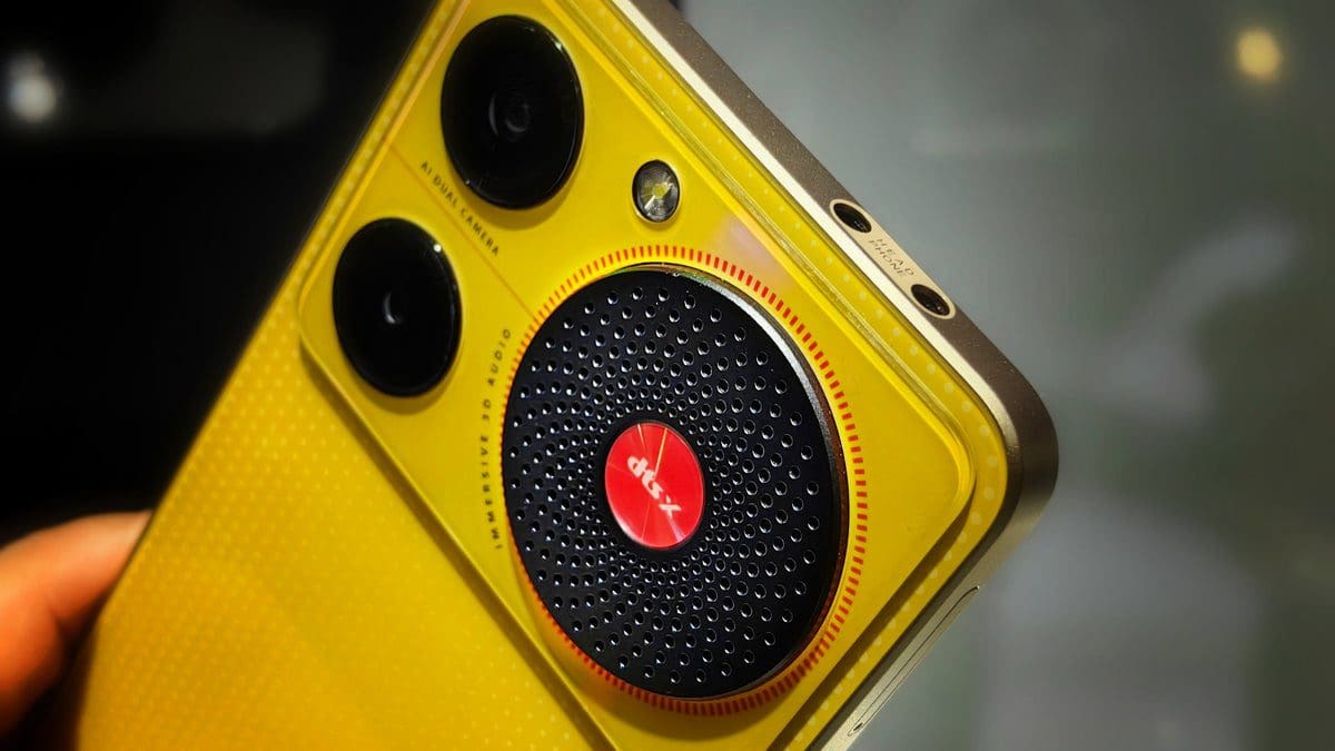 Featured image for Unlock the Power of Sound with Phones Canada’s $150 Boombox Phone: A Lesson for $1,500 Galaxy S24 Ultra