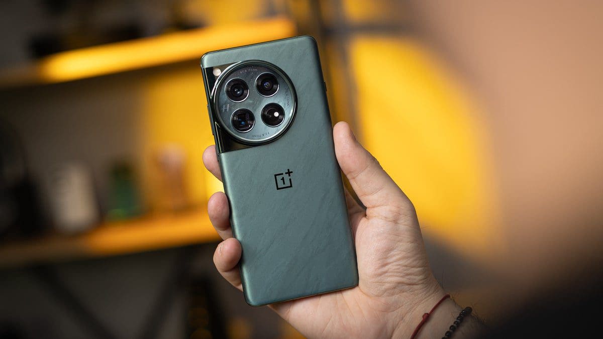Featured image for Upgrade Your Storage for Free with OnePlus 12 Pre-Order – Trade in Any Phone in Any Condition!