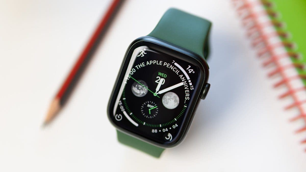 Featured image for Upgrade your tech with the affordable Apple Watch Series 7 – now with 4G LTE!