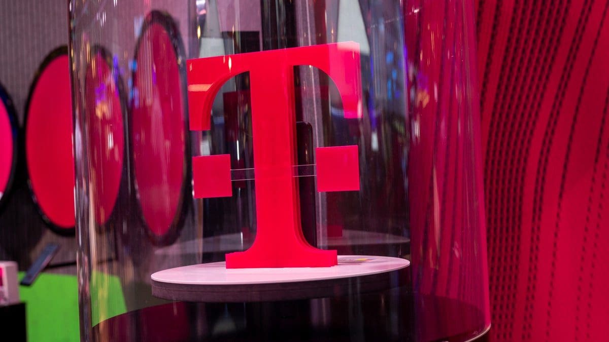 Featured image for Urgent Call for FCC Action: Uncovering a Hidden Telecom Rival’s Plea Against T-Mobile