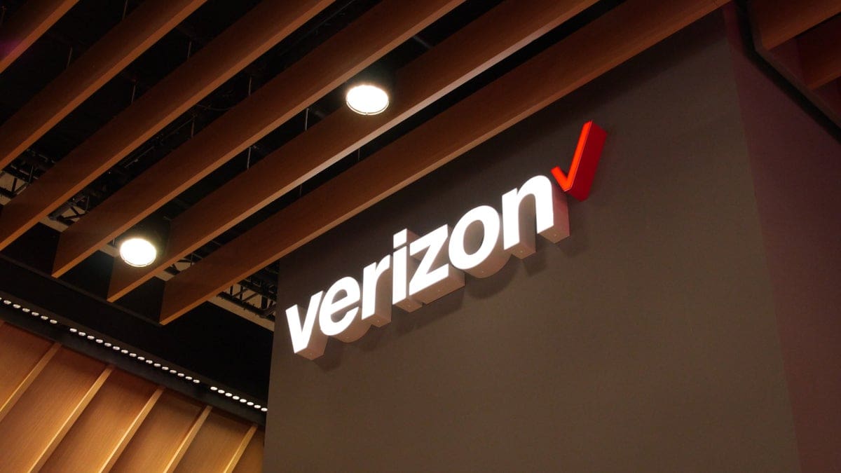 Featured image for Verizon Enhances 5G Coverage at East Coast Beaches for Faster Connectivity