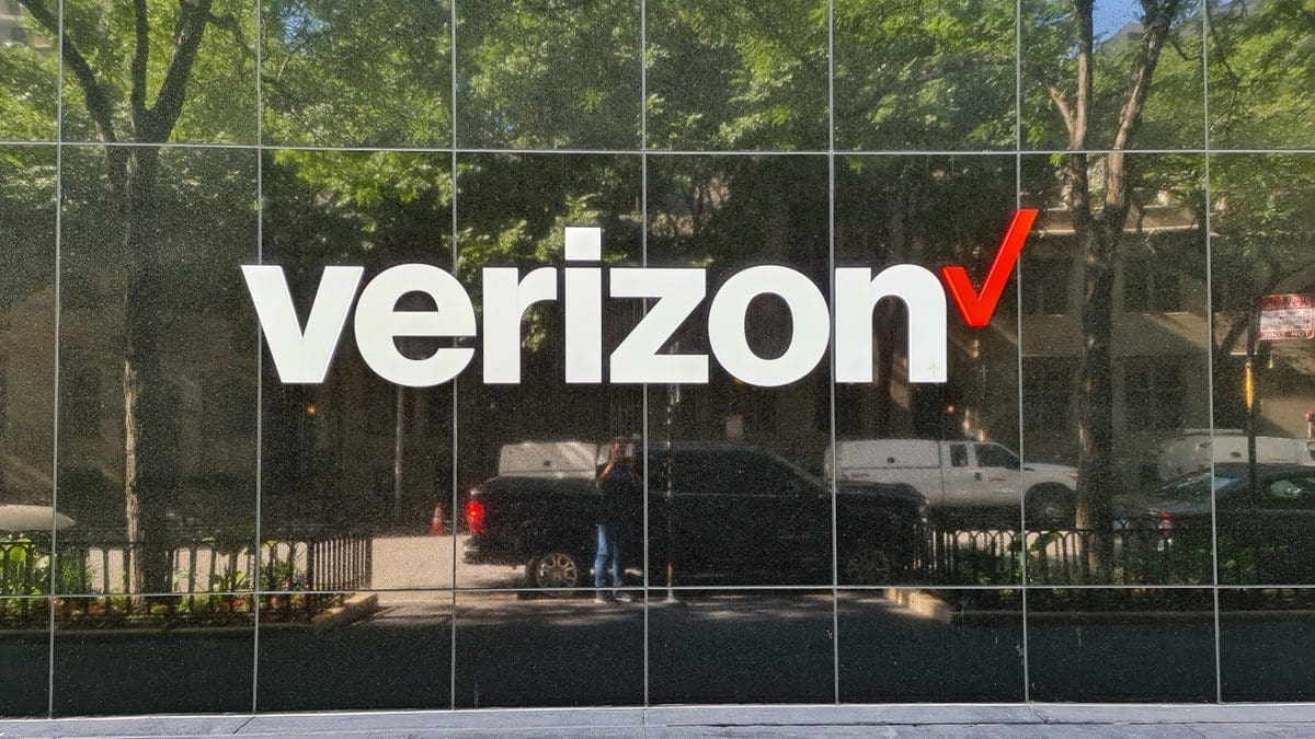 Featured image for Verizon’s Q1 Performance: Leading the Way in Telecommunications Despite Postpaid Subscriber Loss