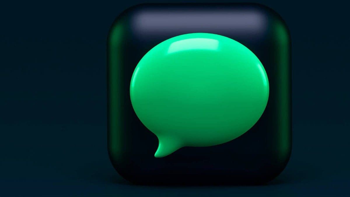 Featured image for Warning: Certain chat apps may be secretly taking photos and recording audio, and should be deleted at once