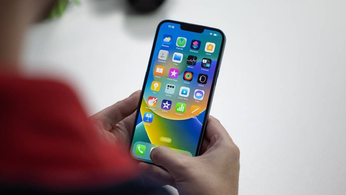 Featured image for When Sam Altman was fired, his iPhone experienced an unprecedented meltdown