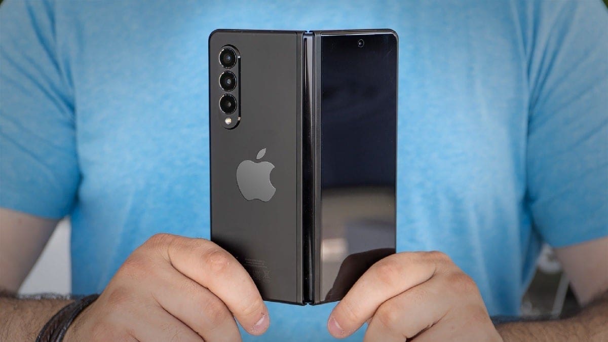 Featured image for Why Apple Should Consider Samsung’s Approach for a Foldable iPhone Over Huawei’s: A Telecommunications Analysis