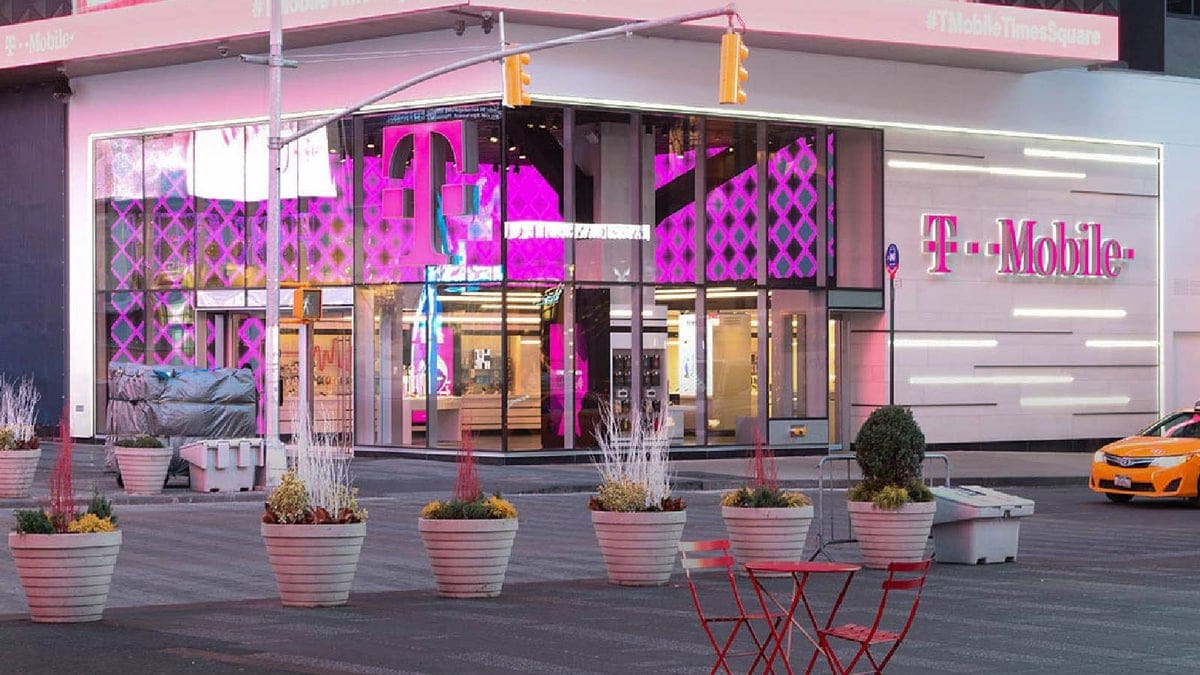 Featured image for Why T-Mobile Customers Are Voicing Concerns: Insights from Employees